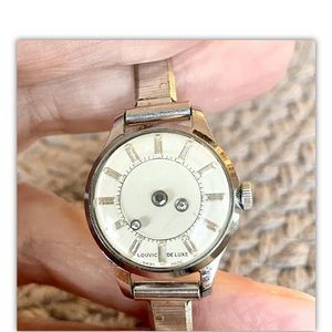 Rare Louvic Mystery Hands watch